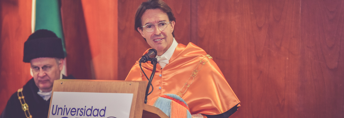 Fernando Landeros recibe doctorado Honoris Causa en Humanidades