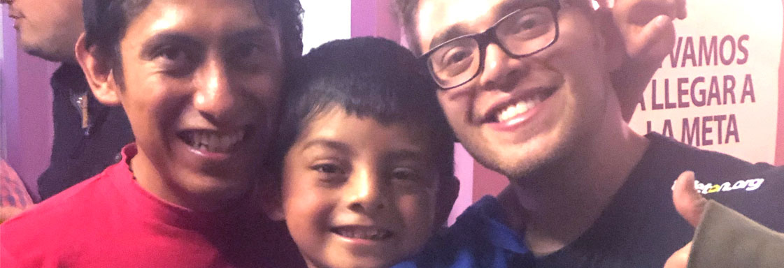Yurem posa con Ángel de Jesús